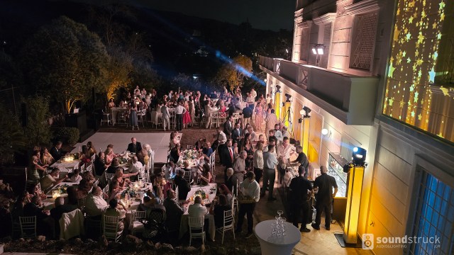 Διάχυτος-φωτισμός-τραπεζιών-γαμήλιας-δεξίωσης