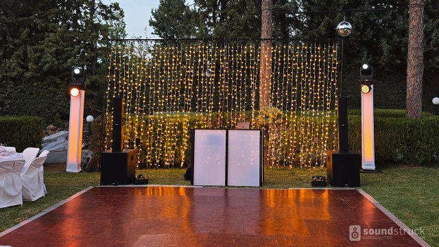 Κουρτίνα-fairy-lights-σε-βάπτιση